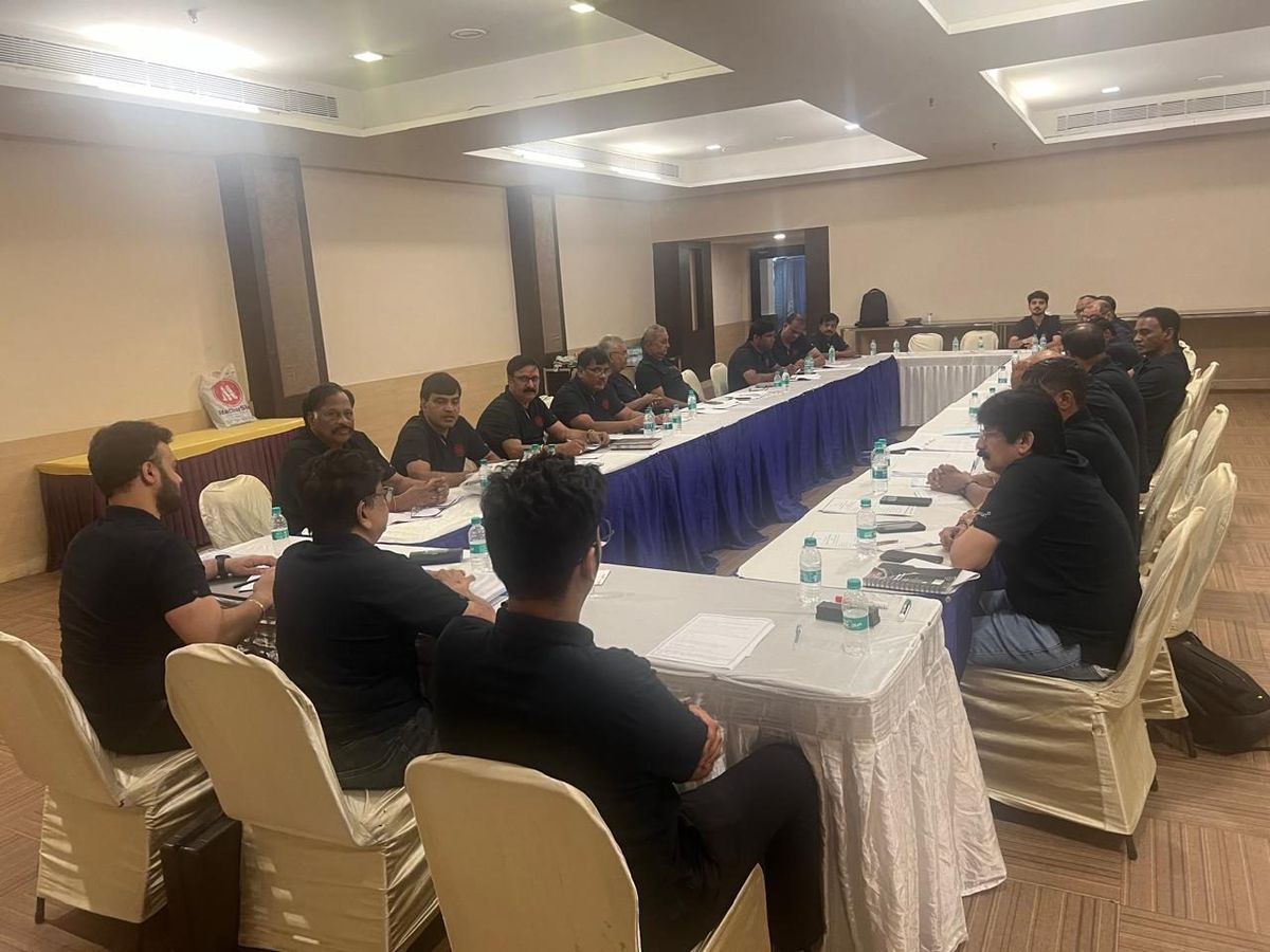 URL Safe Express leadership and branch team meeting